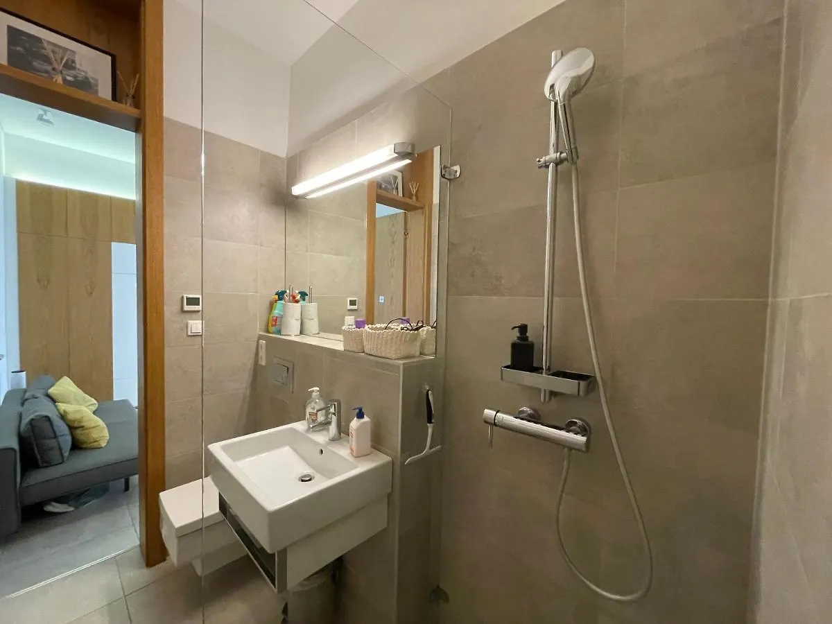 Stylish Studios Apartment In The City Center With Air Conditioning Budapest Hungría
